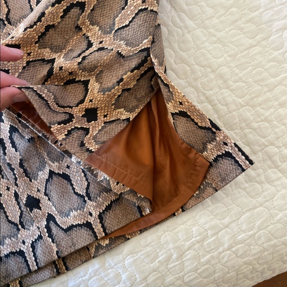 Snake Pattern Skirt, Size 12 - Picture 11 of 12